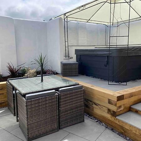 Flat Lode Nook Modern 2 Bed Home With Hot Tub Pool Exterior foto